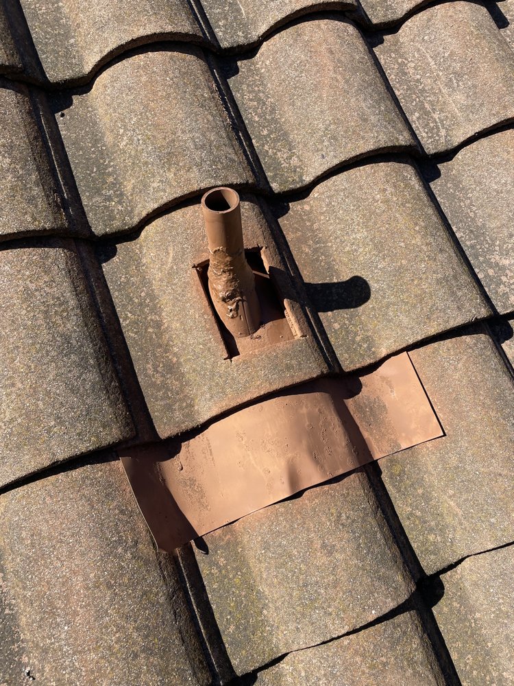 Slide of Alvarez Roofing