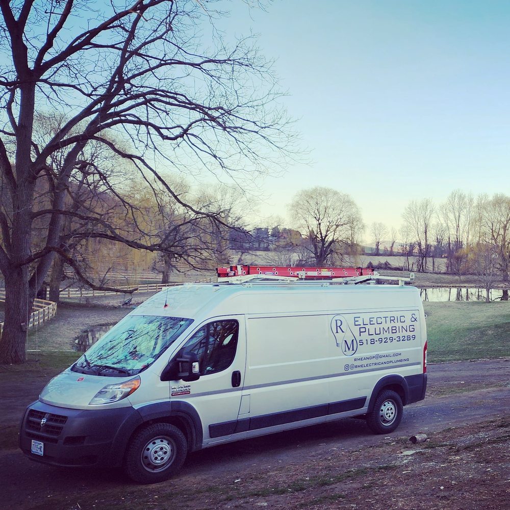 Slide of RM Electric and Plumbing