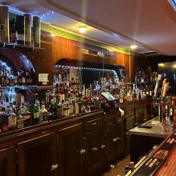 Taj Mahal Bar & Grill - Bar area