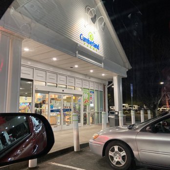 Cumberland Farms - a car parked in front of the store - Convenience Stores Near Me - FAIRFIELD, Connecticut