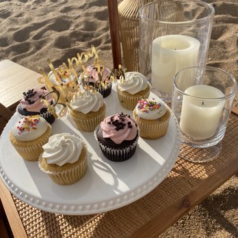 Posh Picnic - Birthday cupcakes...both vegan and non vegan. Extras were in the picnic basket. - Party & Event Planning Near Me Posh Picnic - Birthday cupcakes...both vegan and non vegan. Extras were in the picnic basket. - Party & Event Planning Near Me