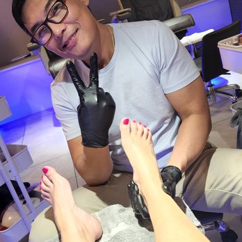 MD Nail Spa - Tony give great massage!!! His nail service is quick and beautiful too!! Highly recommended - Nail Salons Near Me - Las Vegas, Nevada