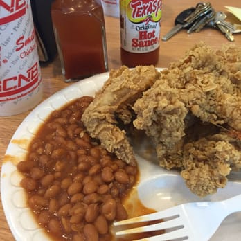 Smithfield's Chicken 'N Bar-B-Q - White chicken snack with baked beans - Barbeque Near Me - Warsaw, North Carolina Smithfield's Chicken 'N Bar-B-Q - White chicken snack with baked beans - Barbeque Near Me - Warsaw, North Carolina