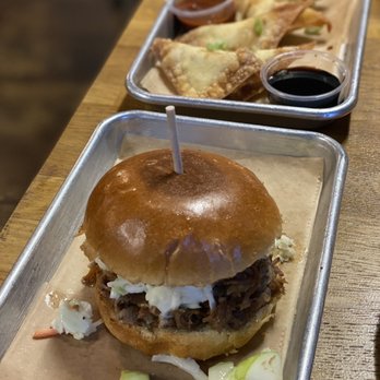 Bubba’s Bones & Brews - Pulled Pork Sandwich - Gastropubs Near Me - Cathedral City, California