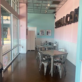 Smallcakes Cary - Cupcakes Near Me - Cary, North Carolina