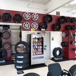 Les Schwab Tire Center