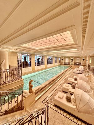 Four Seasons Hotel George V, Paris by null