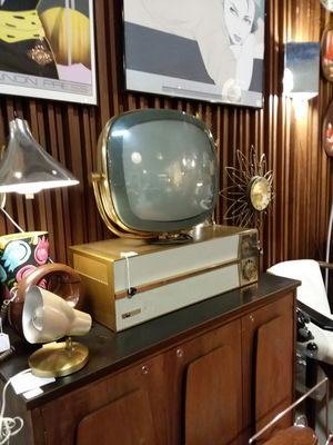 The Vintage Peddler by null