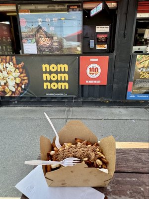 NomNomNom Poutine by null