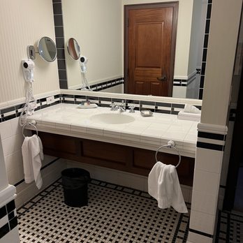 Hotel Pattee - Italian Room - Hotels Near Me - Perry, Iowa