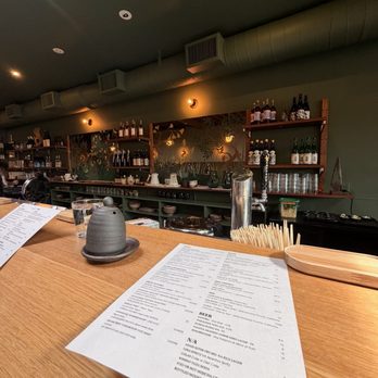 Sōgo Roll Bar - Beautiful bar area - Sushi Bars Near Me - Los Angeles, California