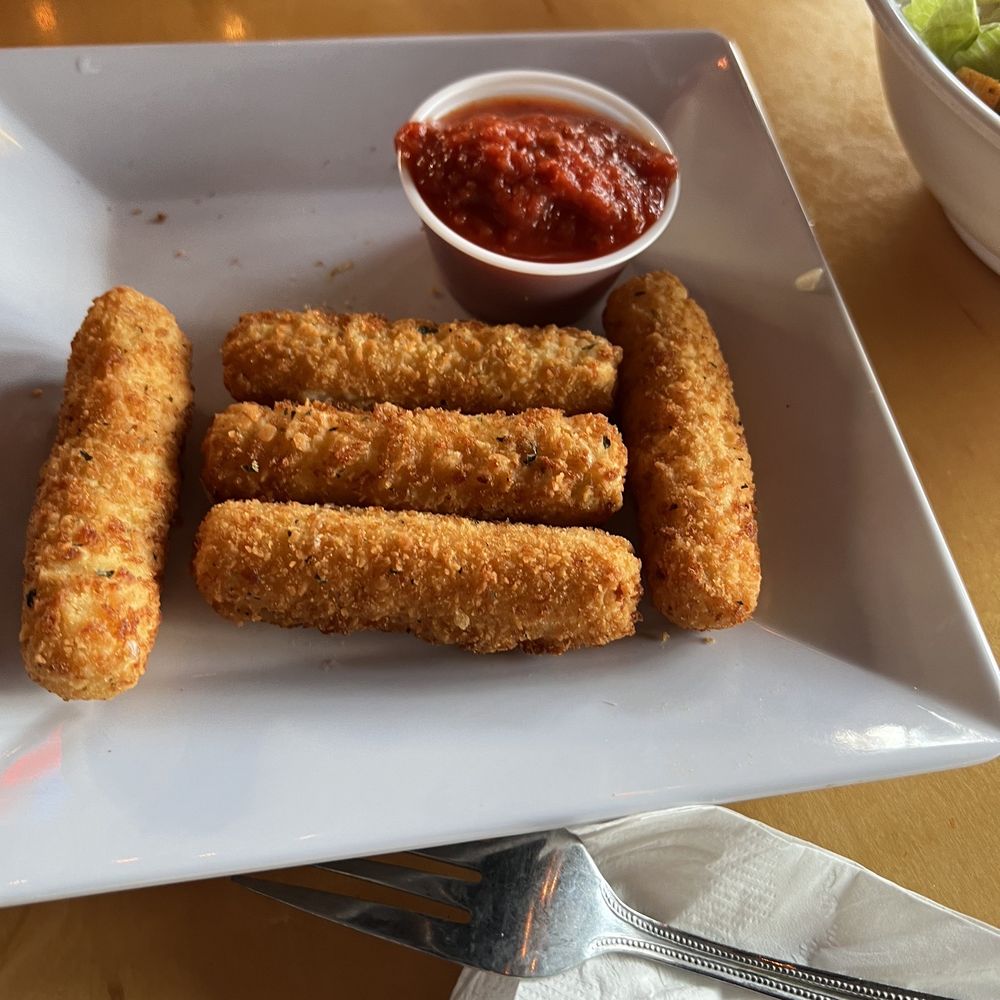 5th Ave Grill And Bar - Mozzarella cheese sticks - Pizza Near Me - Beech Grove, Indiana 5th Ave Grill And Bar - Mozzarella cheese sticks - Pizza Near Me - Beech Grove, Indiana