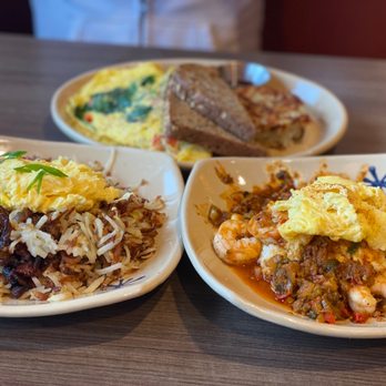 Snooze, an A.M. Eatery - SHRIMP AND GRITS, SPUD DELUXE - Breakfast & Brunch Near Me - Addison, Texas