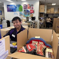 FedEx Office Print & Ship Center - Thank you to Roberto for carefully packing my treasures...to FedEx to my Grandkids and Son, in the Bay Area. Great Job! Julie A