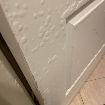Hampton Inn Kilgore - Painted over mold and water issue - Hotels Near Me - Kilgore, Texas Hampton Inn Kilgore - Painted over mold and water issue - Hotels Near Me - Kilgore, Texas
