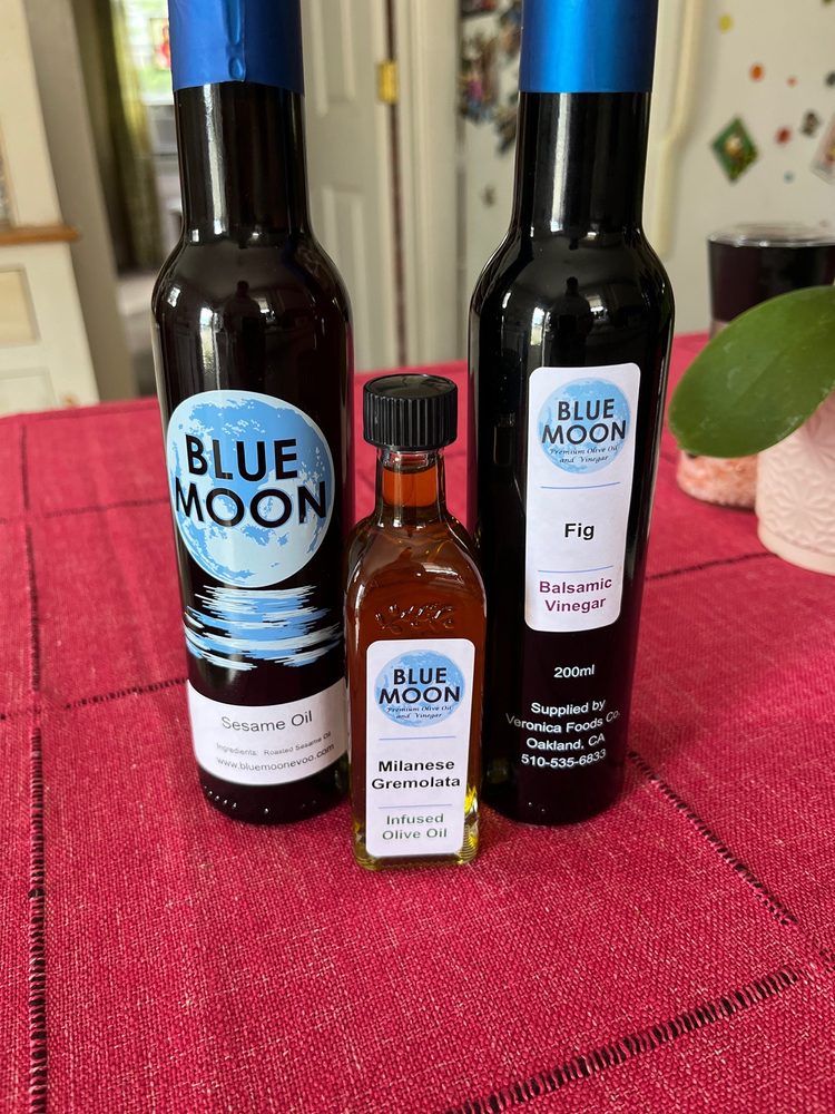 Blue Moon Premium Olive Oil and Vinegar Logo