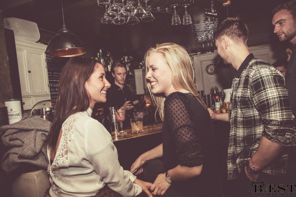 Bæst Cocktailbar by null