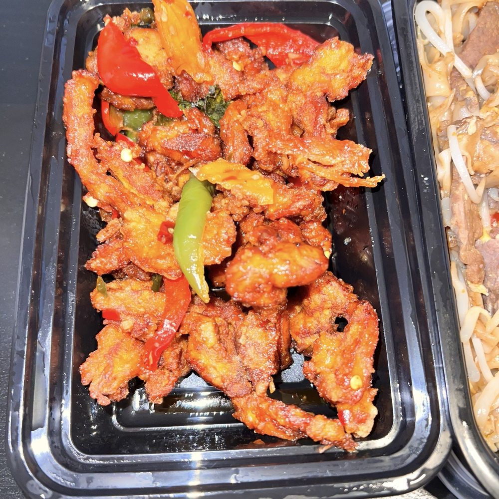 Khao Yai Thai Kitchen - crispy chicken - Thai Near Me - Beaverton, Oregon