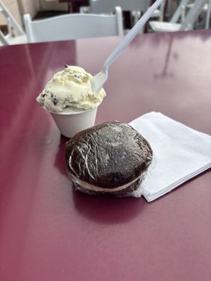 Rococo Ice Cream (Scoop Shop) by null