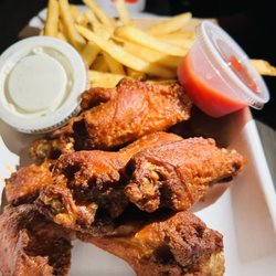 The Kitchen at CUT! - Cypress - Hot Wings (Delicious and without excessive fat)