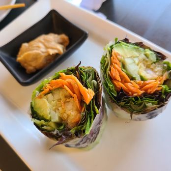 Kedai - Spwing roll... it says 2pcs, but they just cut 1 in half.... - Japanese Near Me - Glenwood Springs, Colorado Kedai - Spwing roll... it says 2pcs, but they just cut 1 in half.... - Japanese Near Me - Glenwood Springs, Colorado