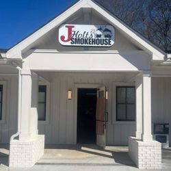 J Holt's Smokehouse - Nice entry way