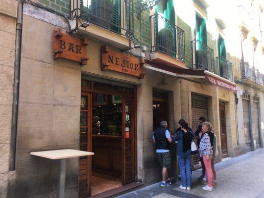 Bar Nestor by null