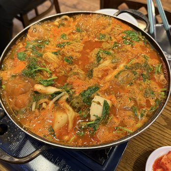 Geo Si Gi - Spicy pork gamja tang - Korean Near Me - Flushing, New York