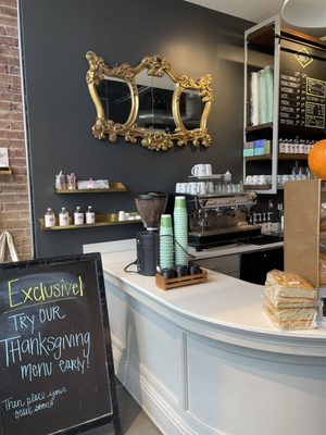 Antoinette Bakery & Cafe by null
