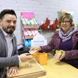 Citizen Home - Ian the manager of Citizen Home with customer Helen