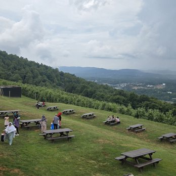 Carter Mountain Orchard - Pick Your Own Farms Near Me - Charlottesville, Virginia Carter Mountain Orchard - Pick Your Own Farms Near Me - Charlottesville, Virginia