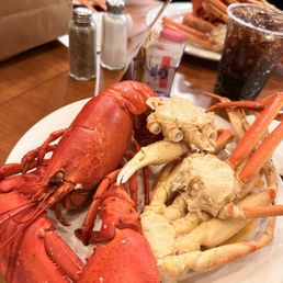 Crab and lobster buffet