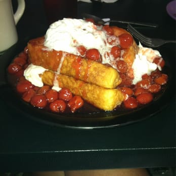 Rusty Tractor -Door County - Breakfast Barn - Door County Cherry French Toast - American Near Me - Egg Harbor, Wisconsin