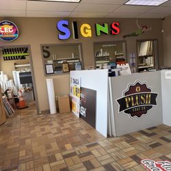 Sign Wiz Signs & Graphics & Biz Wiz Print & Copy - Front counter
