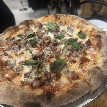 Boschetto - Boschetto pizza with sausage - Italian Near Me - Montclair, New Jersey Boschetto - Boschetto pizza with sausage - Italian Near Me - Montclair, New Jersey