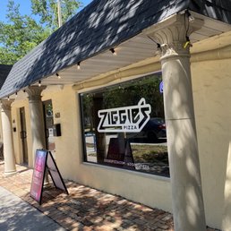 Exterior outside entrance of Ziggie's Pizza - Orlando, Florida Exterior outside entrance of Ziggie's Pizza - Orlando, Florida
