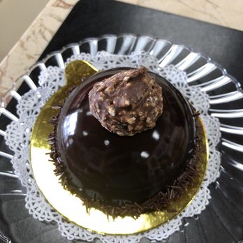 Baklovah Bakery - Desserts Near Me - San Antonio, Texas