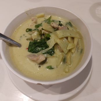 Red Elephant - Green Curry - Thai Near Me - Honolulu, Hawaii
