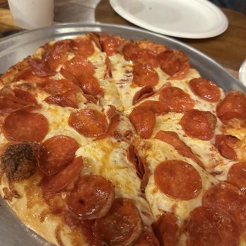The Pizza Barn - Traditional pepperoni pizza, super good - Pizza Near Me - Kernville, California The Pizza Barn - Traditional pepperoni pizza, super good - Pizza Near Me - Kernville, California