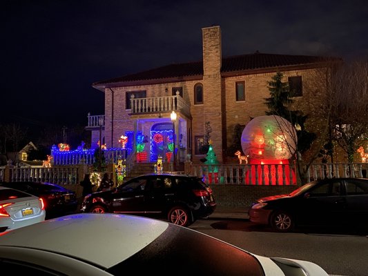 Dyker Heights Christmas Lights 1293 Photos 236 Reviews Bus Tours 12th Ave 84th St Brooklyn Ny United States Phone Number