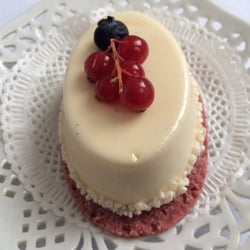 Huize van Wely - Moet et Chandon-raspberry masterpiece of Huize van Wely.