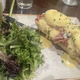 Eggs Benedict