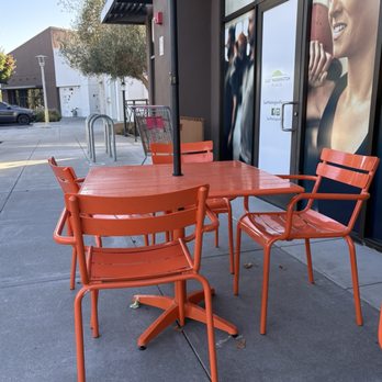 Pokemoto Petaluma - Outside seating - Poke Near Me - Petaluma, California Pokemoto Petaluma - Outside seating - Poke Near Me - Petaluma, California