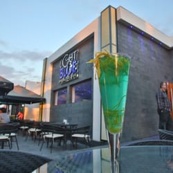 Light Blue Sparkling Bar - Ven a Light Blue Sparkling Bar y vive un momento burbujeante...