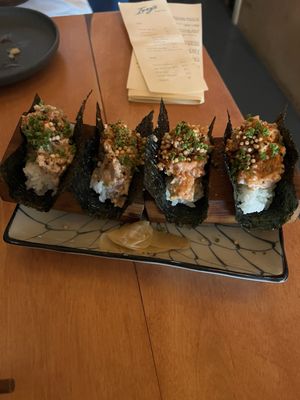 Izzy’s Cocktail Bar by null