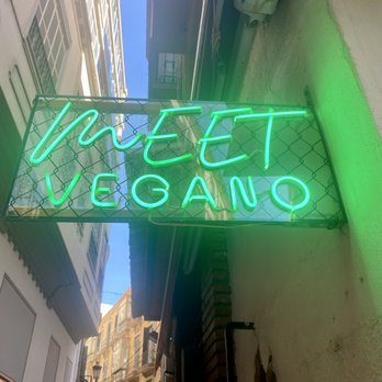 meet vegan - Signage - Vegetarian Near Me - Málaga, Massachusetts