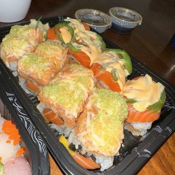 Tomo Sushi - L - Sushi Bars Near Me - Smithtown, New York