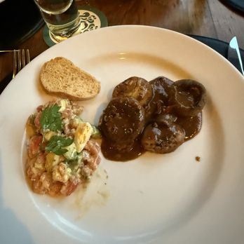 Cambalache - Appetizers salmón ahumado and mushrooms with garlic sauce !!! - Argentine Near Me - Ciudad de México, DIF Cambalache - Appetizers salmón ahumado and mushrooms with garlic sauce !!! - Argentine Near Me - Ciudad de México, DIF