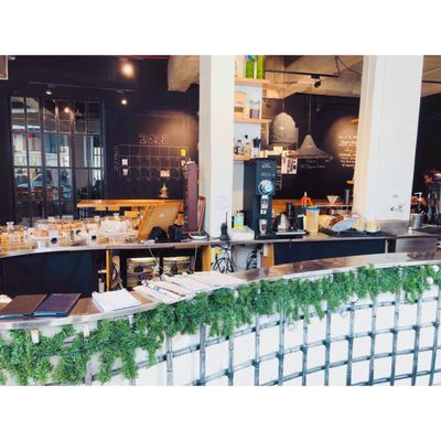 Commune Café + Bar + Roastery by null