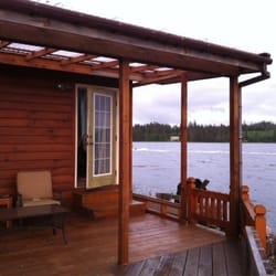 Buchareli Bay Lodge
